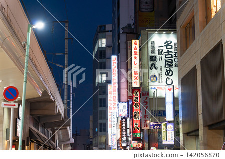 名古屋站太鼓口側餐飲區的夜景 名古屋站太鼓口側餐飲區的夜景 142056870