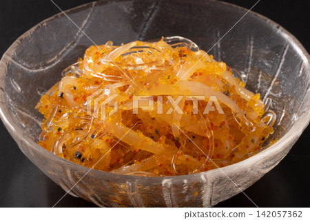 Herring roe, shiso leaf, and whitebait [Domestically produced whitebait] 142057362