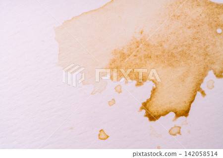 The varying shades of brown spread across the paper add a natural touch to the food. The varying shades of brown spread across the paper add a natural touch to the food. 142058514