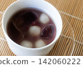 Chilled mochi rice cake zenzai with ice 142060222