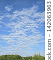 夏天的藍天白雲 142063963