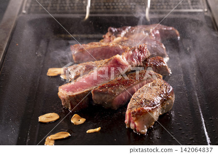 Grilled Australian beef cube roll steak Grilled Australian beef cube roll steak 142064837