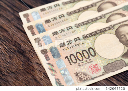 Japanese yen banknotes worth 40,000 yen Japanese yen banknotes worth 40,000 yen 142065320
