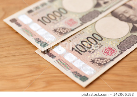 面額20000日圓的日元紙幣 面額20000日圓的日元紙幣 142066198