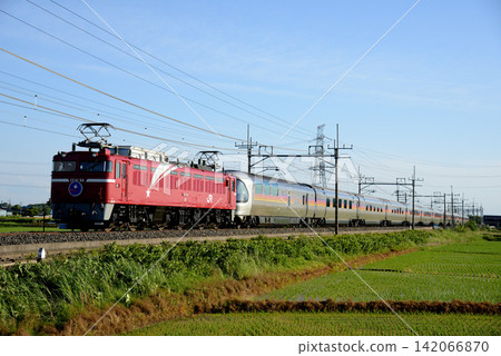 Sleeper express train Cassiopeia running on the Tohoku Main Line 142066870
