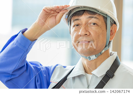 A smiling worker to instruct A smiling worker to instruct 142067174