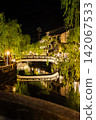 城崎溫泉，大谷川兩岸的柳樹，石橋，溫泉小鎮，旅館，夜景，水面倒影。 142067533