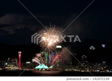 Kobe, night at the port, Kobe Port, weekend fireworks Kobe, night at the port, Kobe Port, weekend fireworks 142072149