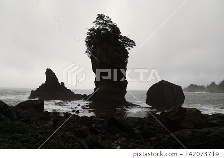 雨中的山王岩 雨中的山王岩 142073719