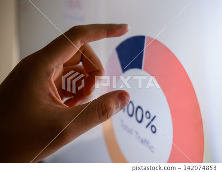 Analyzing Man Analyzing Man 142074853