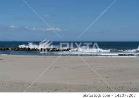 Autumn scenery at Fukanuma Beach in Arahama, Wakabayashi Ward, Sendai City, Miyagi Prefecture. Autumn scenery at Fukanuma Beach in Arahama, Wakabayashi Ward, Sendai City, Miyagi Prefecture. 142075203