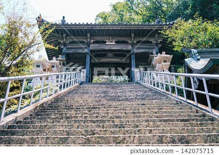 [#Numashima] Stone steps and gate of Hachiman Shrine 142075715