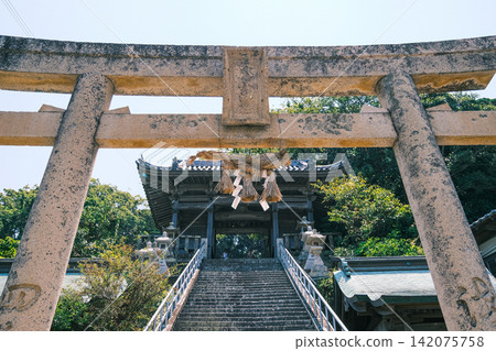 [#Numashima] Stone steps and gate of Hachiman Shrine 142075758