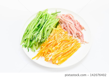 冷拉麵配料(黃瓜絲、火腿絲、蛋絲) 冷拉麵配料(黃瓜絲、火腿絲、蛋絲) 142076402