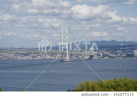 連接神戶的明石海峽大橋景色 142077115