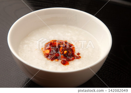 Chili oil congee Chili oil congee 142082049