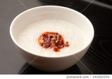 Chili oil congee Chili oil congee 142082050
