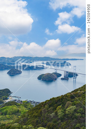 從黑山展望公園眺望來島海峽 從黑山展望公園眺望來島海峽 142084908