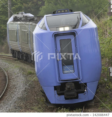 【構圖及裁切變更】JR北海道機車281系首車 【構圖及裁切變更】JR北海道機車281系首車 142086447
