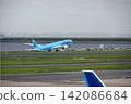 Korean Air plane taking off from Haneda Airport 142086684