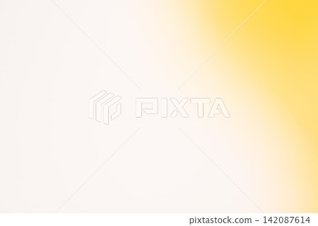 運用柔和的黃色虛化效果，使畫面中的美女顯得溫柔動人。 142087614