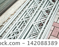 A scene of scaffolding materials piled up. 142088389