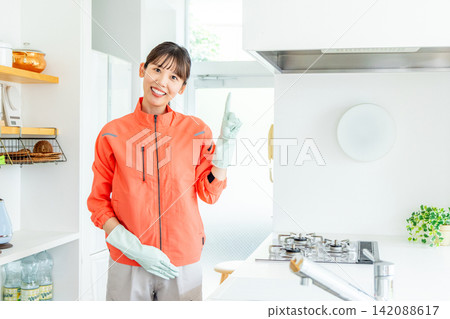 Housekeeper woman Housekeeper woman 142088617