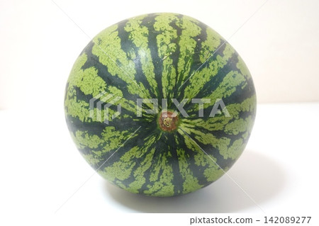 Photo: Watermelon pattern centered around the stem Photo: Watermelon pattern centered around the stem 142089277