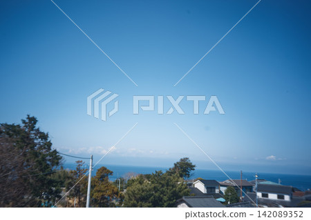 可以看到大海的小鎮 可以看到大海的小鎮 142089352