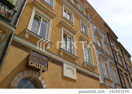 [Poland] [Warsaw] Warsaw Historic District - Streetscape - Gallery 142091034