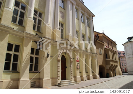 [Poland] [Warsaw] Warsaw Historic District - Streetscape 142091037