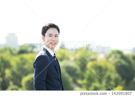 微笑的商人 微笑的商人 142091807