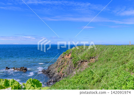 Walking to Cape Nosappu, Japan's easternmost point Walking to Cape Nosappu, Japan's easternmost point 142091974