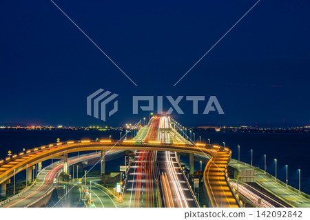 東京灣、海螢PA(停車場)、木更津方向、夜景 東京灣、海螢PA(停車場)、木更津方向、夜景 142092842