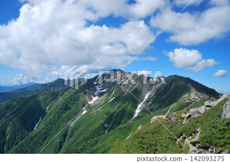 [Mountain Scenery] Yamanashi Prefecture - Mt. Kitadake and Mt. Ainodake 142093275