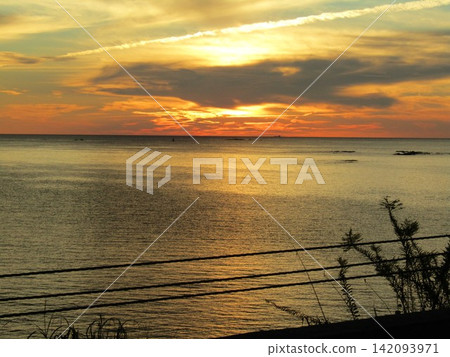 The beautiful and fantastical "Sunset at Uonuki-Kuroishi" in Amakusa City, Kumamoto Prefecture, has been selected as one of Japan's Top 100 Sunsets. The beautiful and fantastical "Sunset at Uonuki-Kuroishi" in Amakusa City, Kumamoto Prefecture, has been selected as one of Japan's Top 100 Sunsets. 142093971