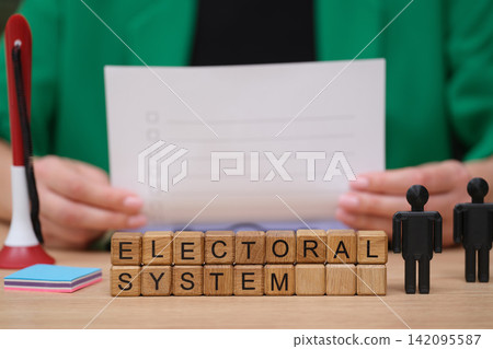 Exploring the importance of the electoral system in a collaborative workspace Exploring the importance of the electoral system in a collaborative workspace 142095587