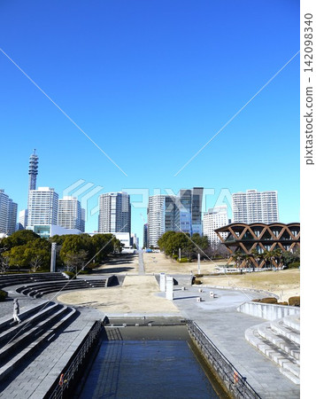 Lingkong Park scenery Lingkong Park scenery 142098340