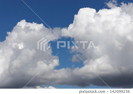 藍天白雲 藍天白雲 142099236
