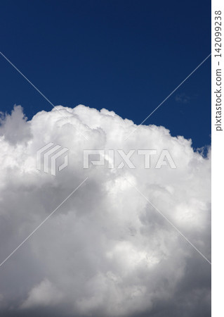 藍天白雲 142099238