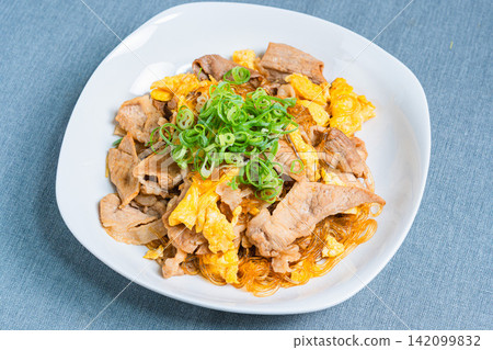 豬肉蛋炒粉絲 豬肉蛋炒粉絲 142099832