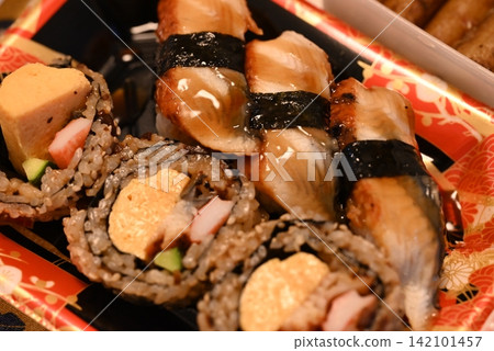 營養豐富的鰻魚壽司 142101457