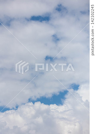 夏天的天空和雲 夏天的天空和雲 142102245