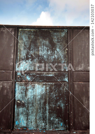 rusty metal garden gate background rusty metal garden gate background 142103037