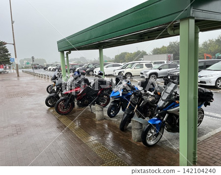 Touring in the rain Touring in the rain 142104240