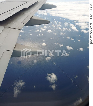 Airplane wing Airplane wing 142104338