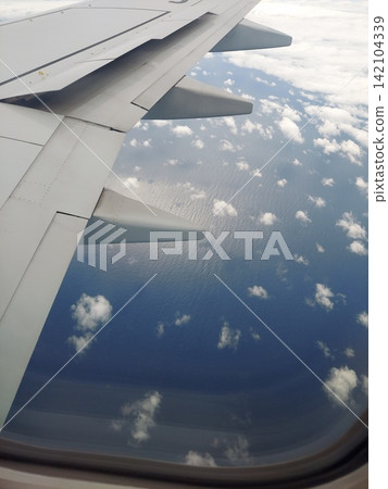 飛機機翼 飛機機翼 142104339