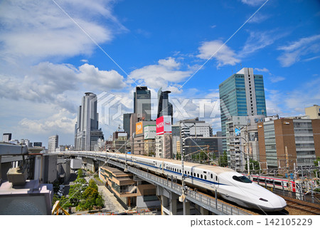 愛知縣：名古屋城市景觀 - 名古屋車站建築和新幹線 142105229