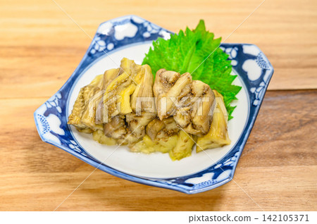 Grilled eggplant made with long eggplants 142105371