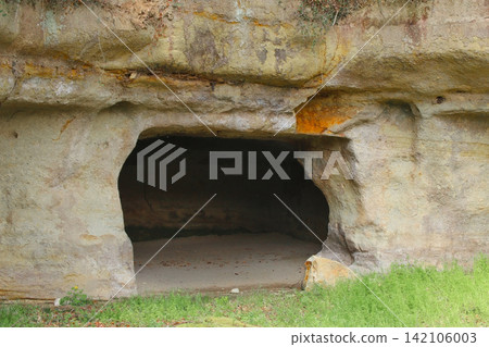 Takenohana Cave Tombs (Watari Town, Miyagi Prefecture) Takenohana Cave Tombs (Watari Town, Miyagi Prefecture) 142106003